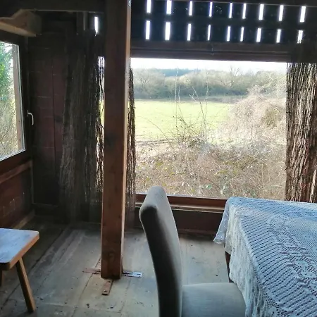 La Cabane Insolite De Belle Vue *